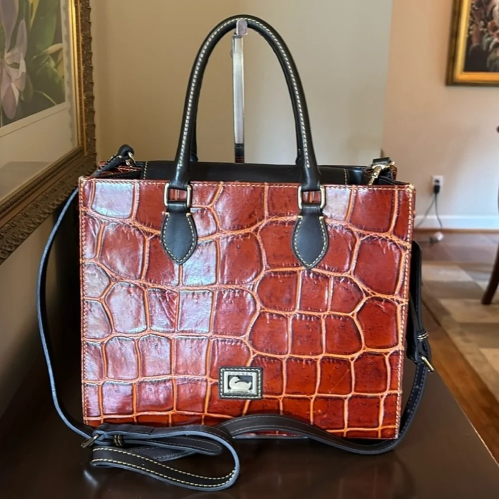 Dooney & Bourke Croc Embossed Learher Janine Handbag strap EUC - Picture 12 of 16